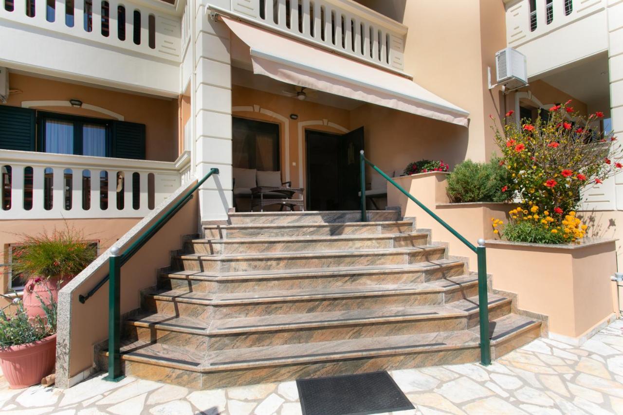 Lady Elena Hotel Ammoudia Extérieur photo