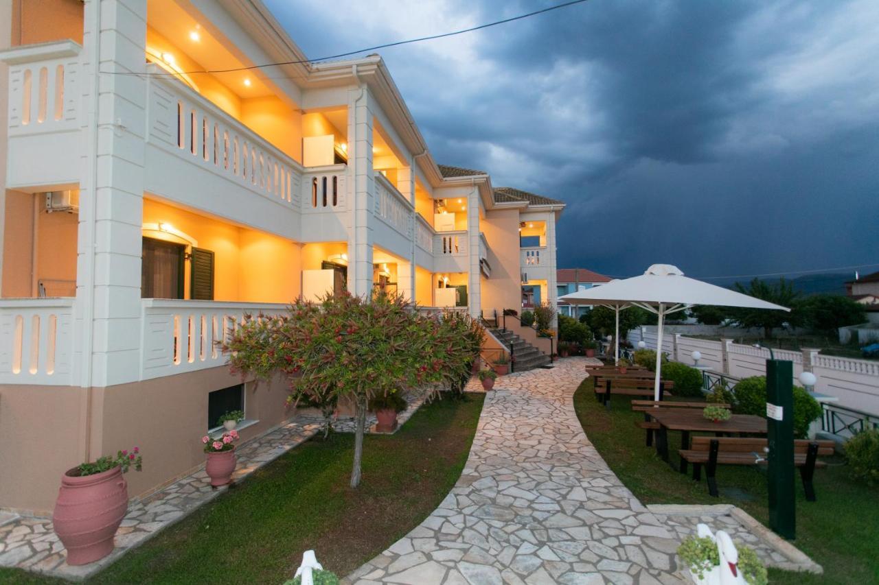 Lady Elena Hotel Ammoudia Extérieur photo